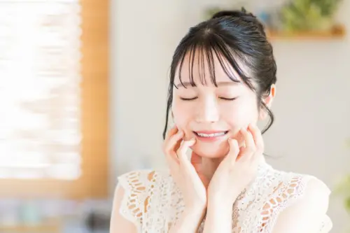 女性 顔