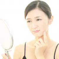 お肌が気になる女性