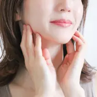 肌 女性