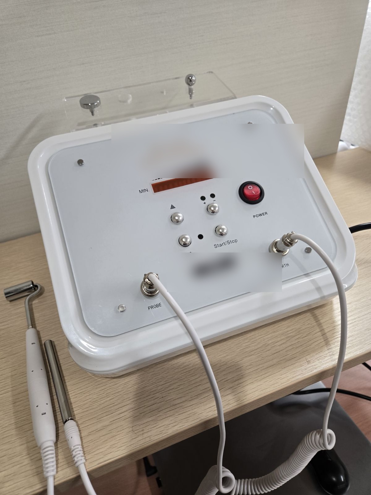 ヒロクリニック美容皮膚科で使用しているイオン導入の機器