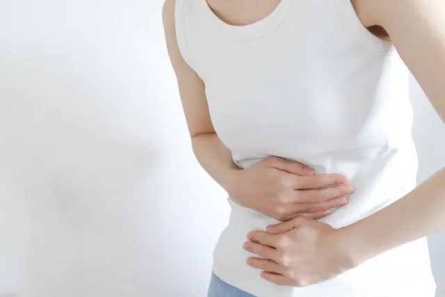 腹痛　女性