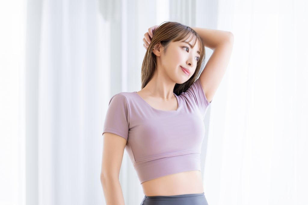 エクササイズをする女性