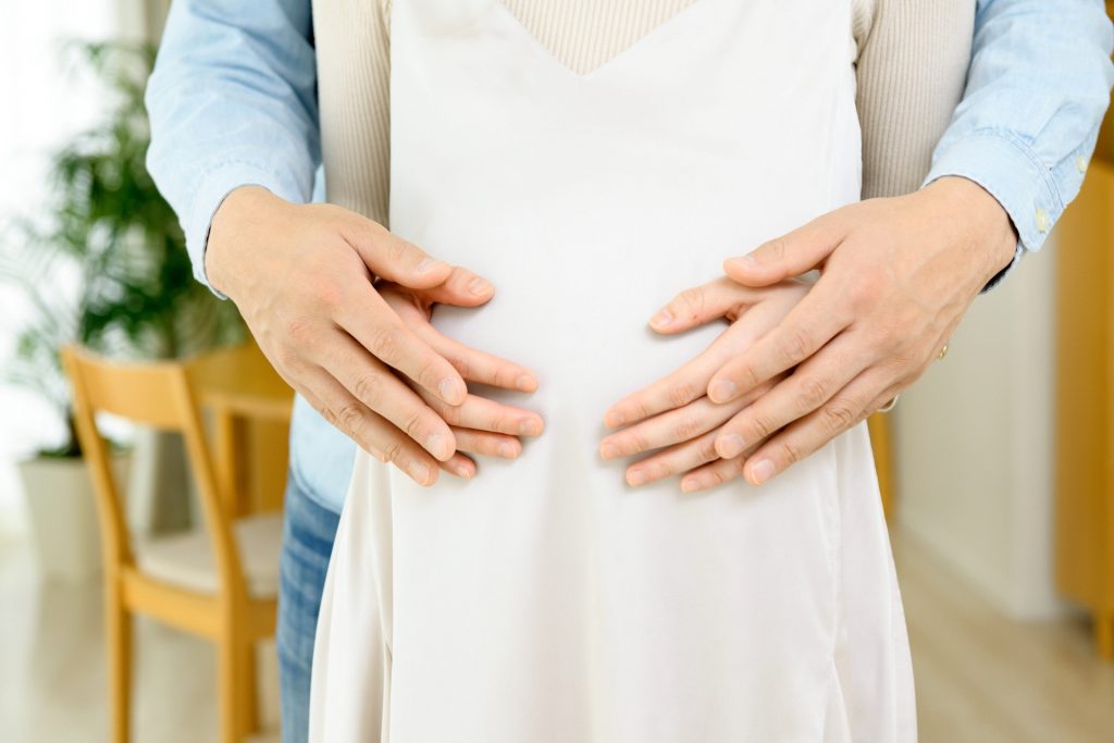 
妊娠した夫婦のポートレート13