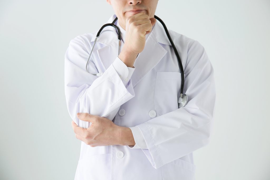 
考える男性医師