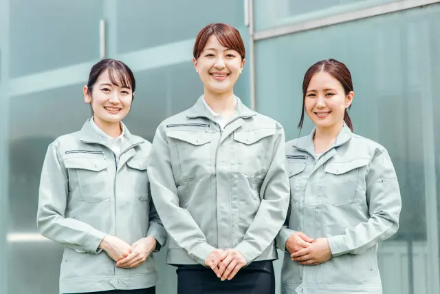 女性身長差