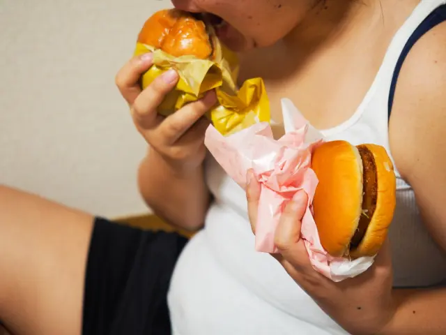もぐもぐ
