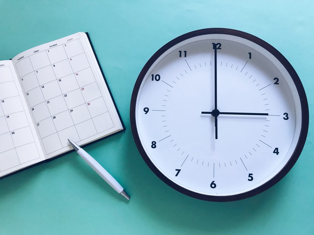 時計とスケジュール帳