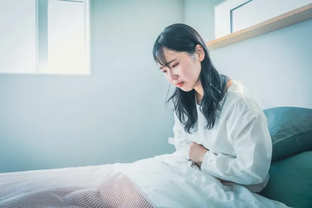 女性　腹痛