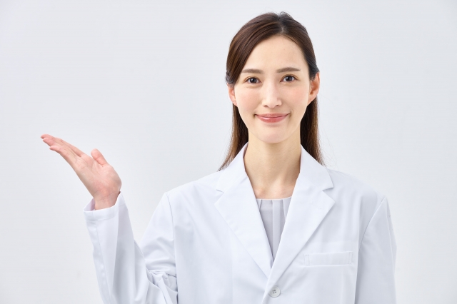 女性　医師