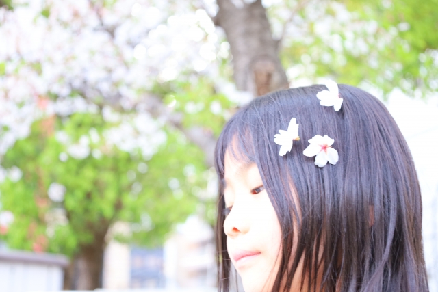 少女　桜