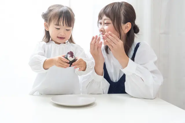 おにぎりは海藻料理かな