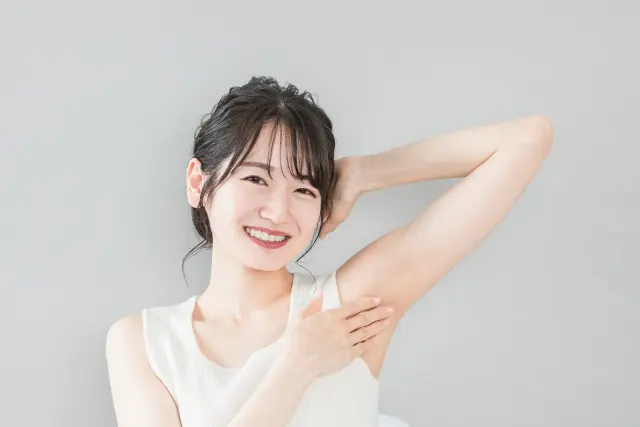 女性脇２