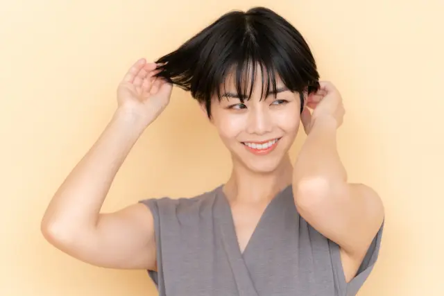 髪女性