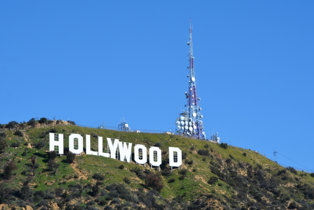 ハリウッドサインの風景｜ISHRS世界大会が開催されたロサンゼルス・ハリウッドの象徴的なロケーションを示す風景写真。世界の植毛専門医が集結した毛髪医療国際会議の舞台背景として掲載。