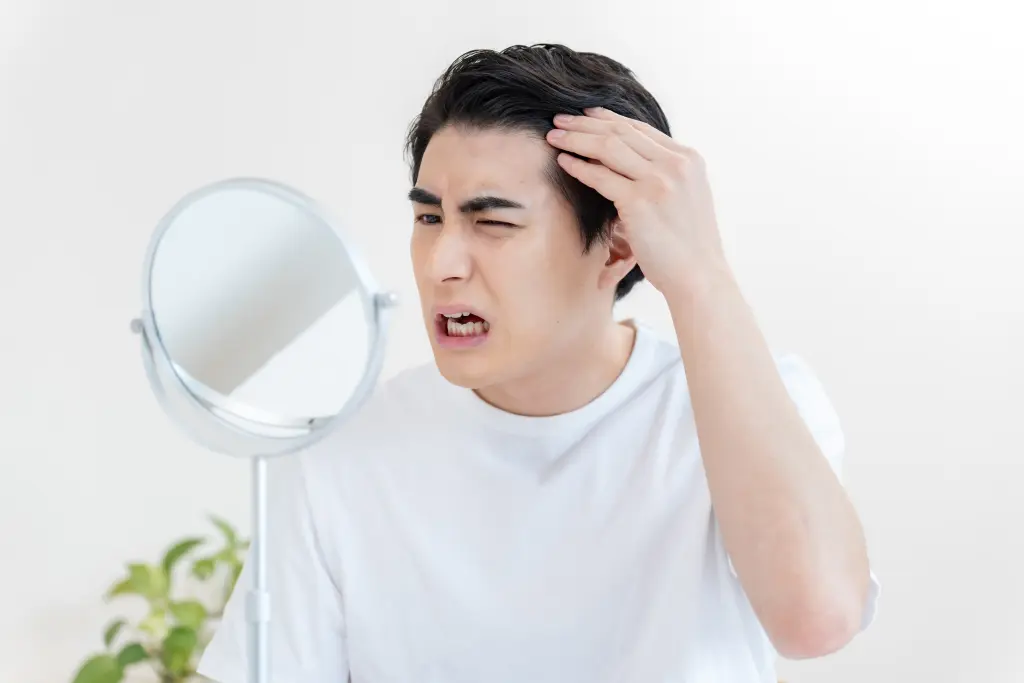 薄毛に悩む人
