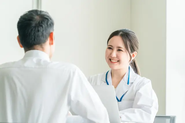 診察　患者　医師