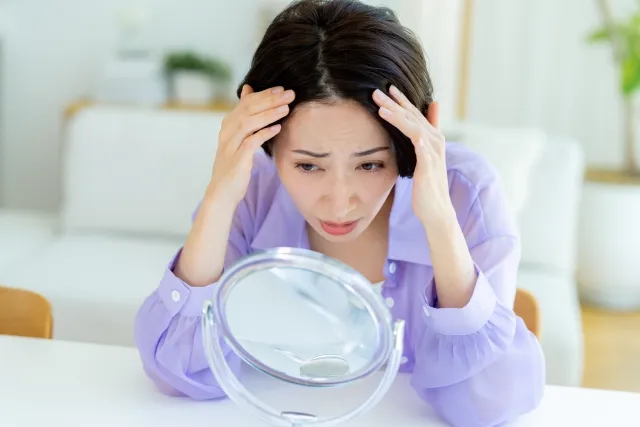 薄毛　女性