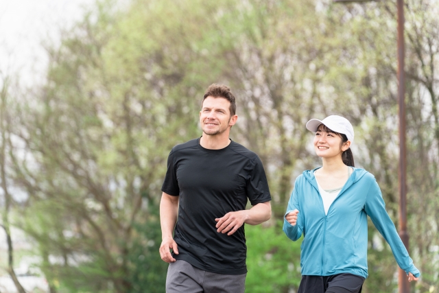 ウォーキング・運動をする人