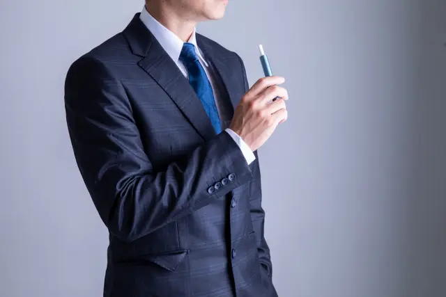 タバコ　男性