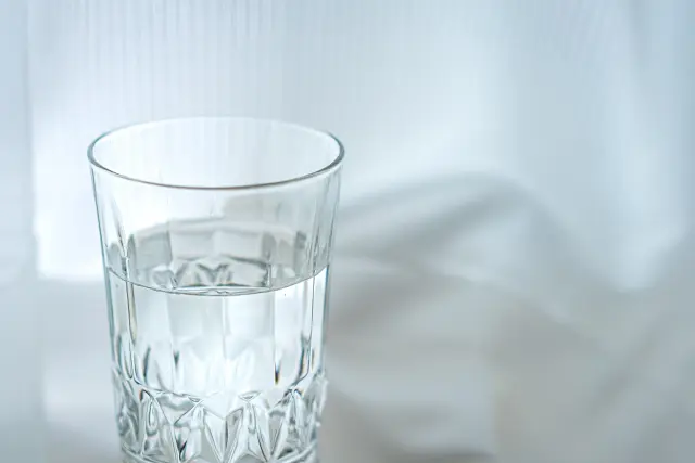 水