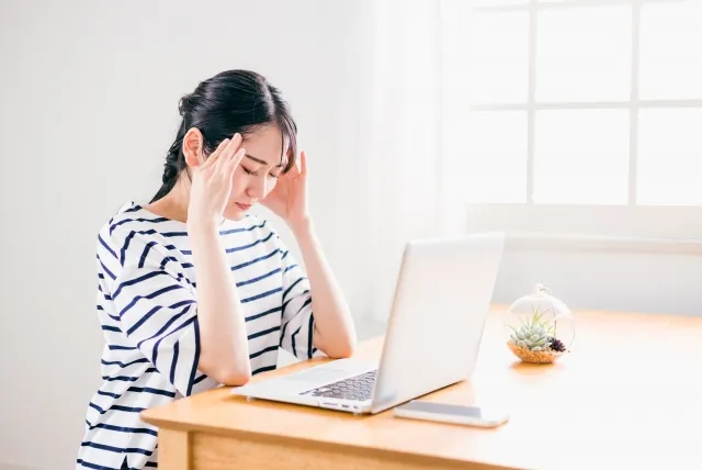 体調不良　女性