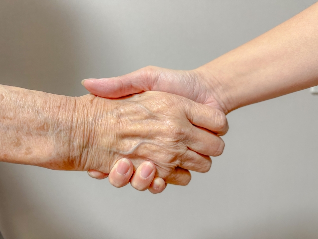 高齢者　手