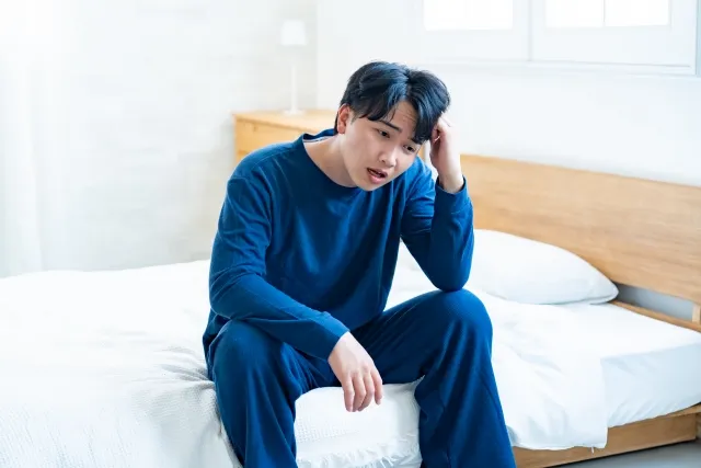 眠い　男性