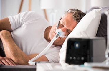 CPAP療法で使用する鼻マスク