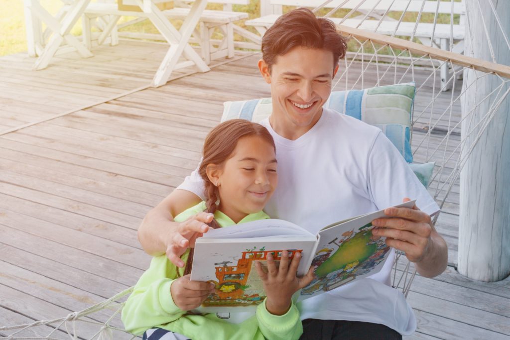 親子 笑顔 子供 父親