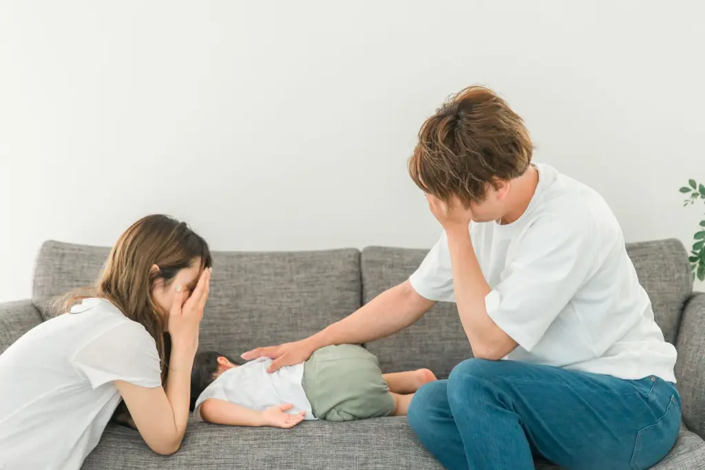 DNA鑑定キットの利用を考える夫婦のイメージ