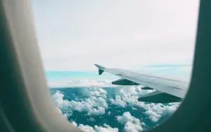 妊娠中の飛行機の搭乗リスク