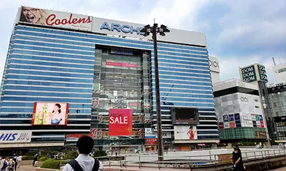 ペデストリアンデッキを通るルート1