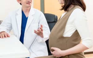 クアトロテスト（クアトロ検査）とNIPT（新型出生前診断）の違い～まだ知らない妊婦さんへ【医師監修】