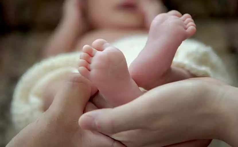 先天性疾患とは？　赤ちゃん　足　写真
