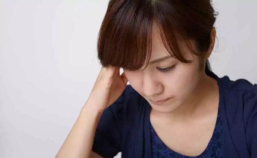 出生前診断でダウン症と分かったら？倫理的問題と中絶について　女性　写真