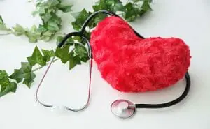 出生前診断はいつからいつまで？種類や時期、診断方法について　聴診器　ハート　写真