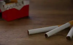 タバコが赤ちゃんへ及ぼす影響とは　タバコ　写真