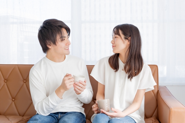 話し合う 夫婦