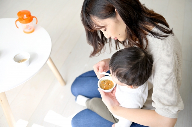 食べさせる