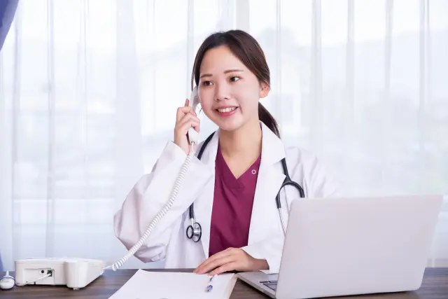 電話をする 医療従事者