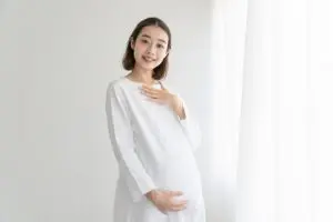 笑顔の妊婦