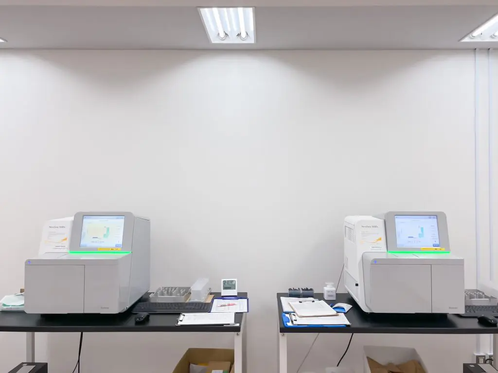 ヒロクリニック検査所シーケンサー