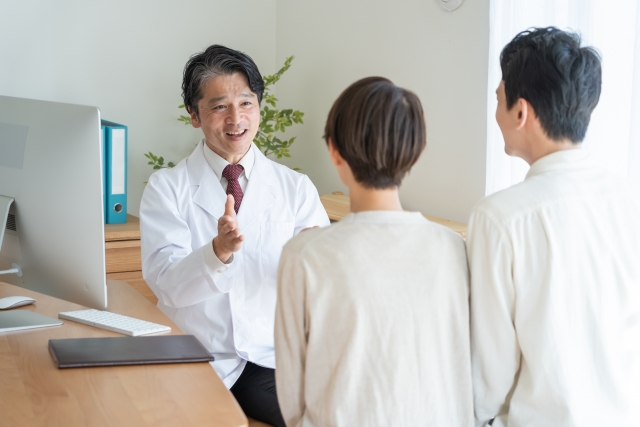診察をお受ける夫婦