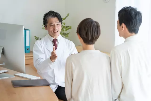 診察をお受ける夫婦