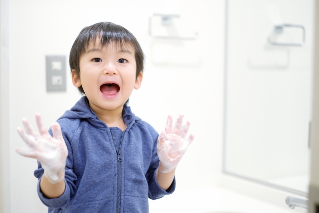 手洗い　子供